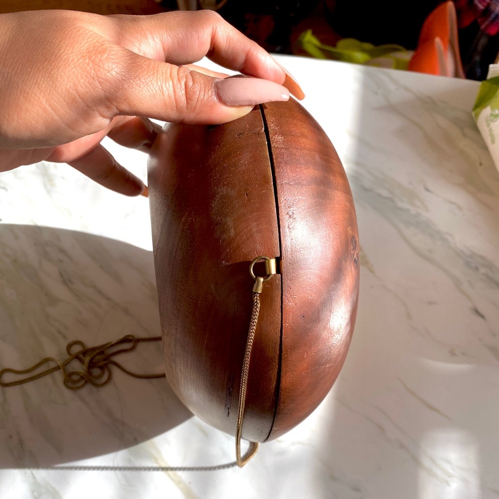 Mango coconut handbag with gold string